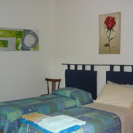 Oda ve Kahvaltı Santu Larentu 3*